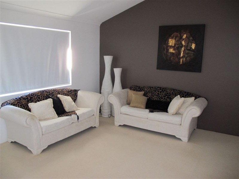 52 Gladstone Road, Leeming WA 6149