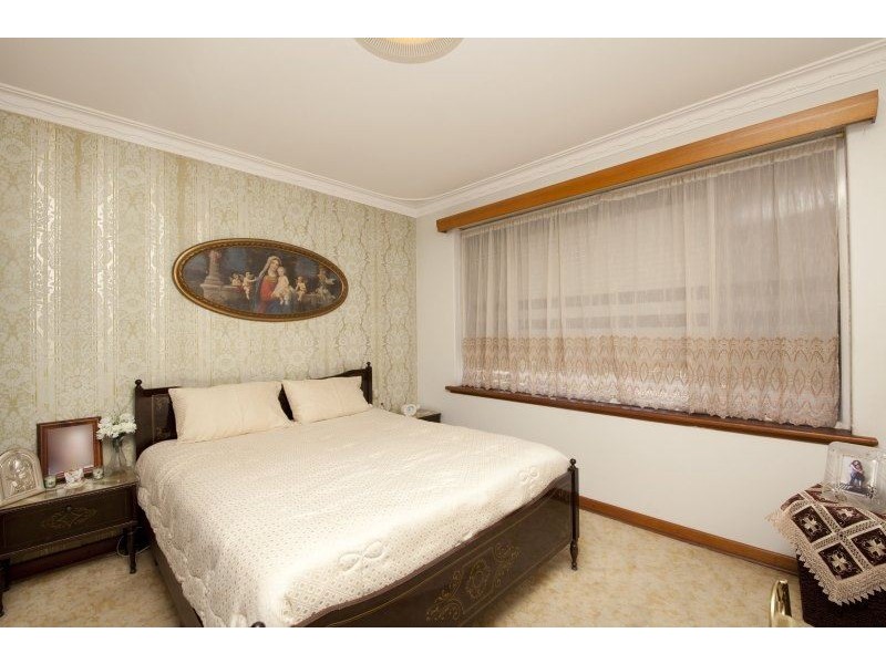 1 Badham Close, Beaconsfield WA 6162