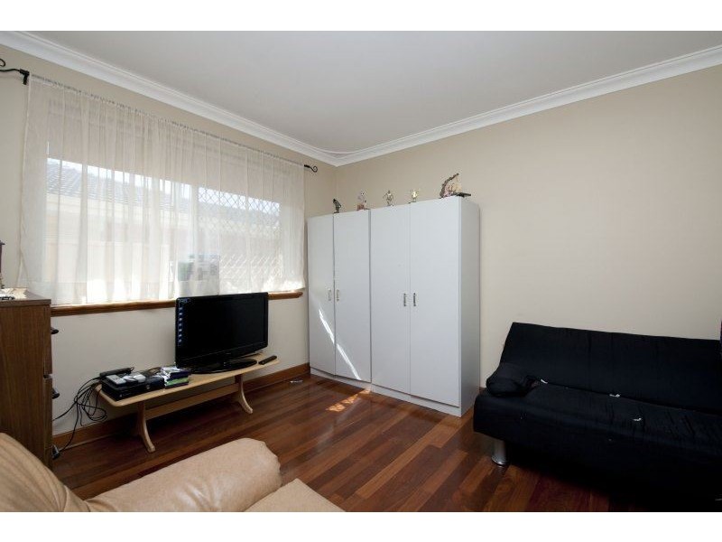 1 Badham Close, Beaconsfield WA 6162