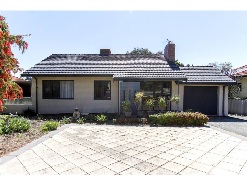 8 Gummow Street, Hamilton Hill WA 6163