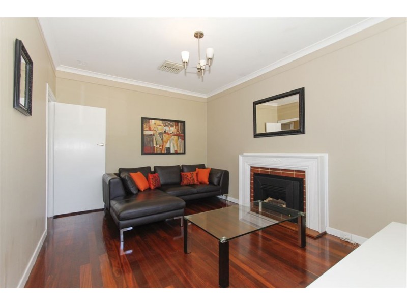 8 Gummow Street, Hamilton Hill WA 6163