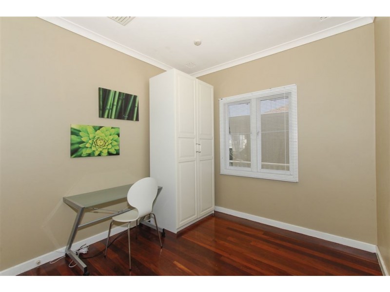 8 Gummow Street, Hamilton Hill WA 6163