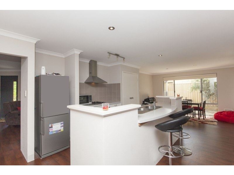 6 Vance Road, Byford WA 6122