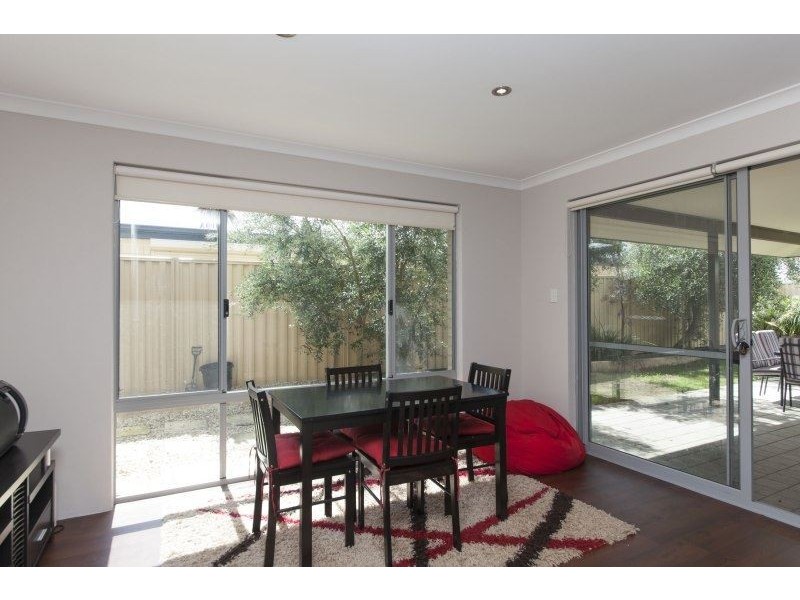 6 Vance Road, Byford WA 6122