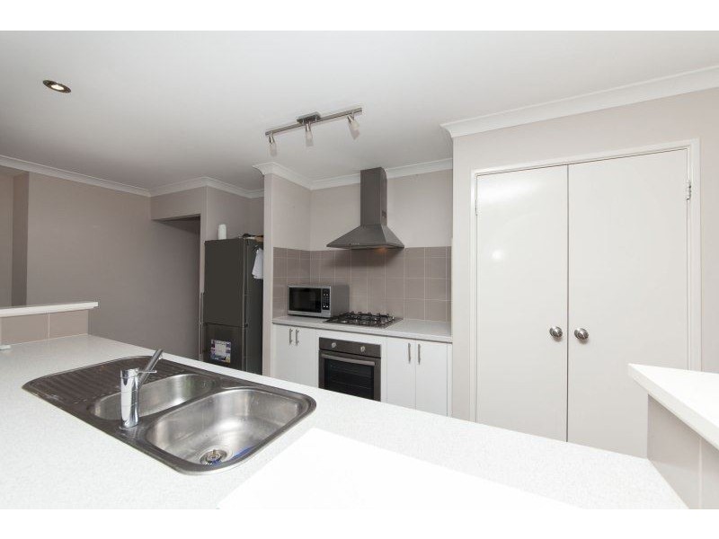 6 Vance Road, Byford WA 6122