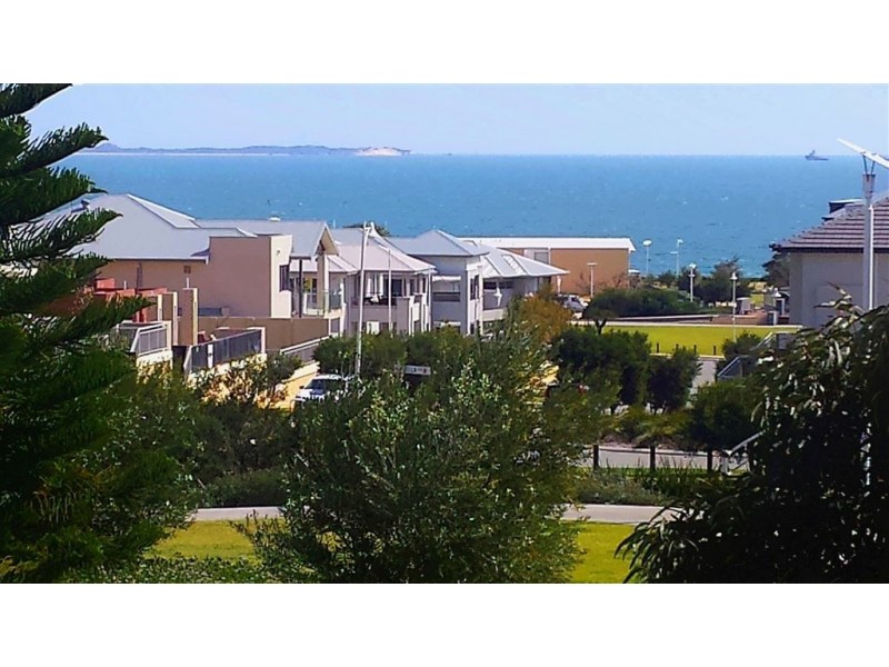 41 Arabella Loop, North Coogee WA 6163