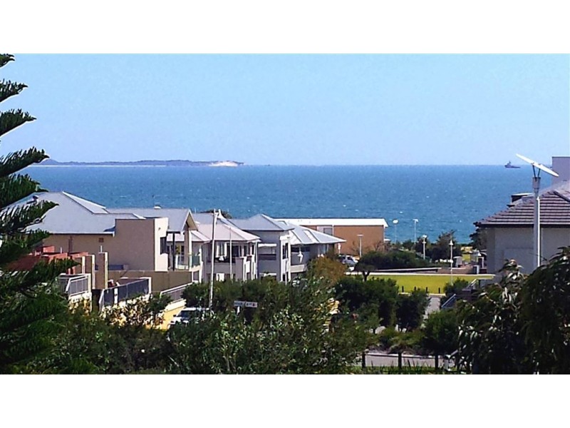 41 Arabella Loop, North Coogee WA 6163