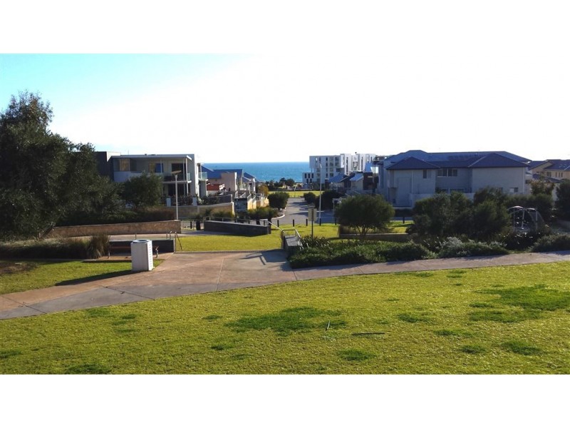 41 Arabella Loop, North Coogee WA 6163