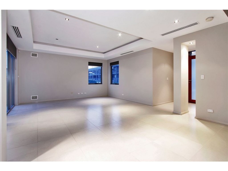 60 Breaksea Drive, North Coogee WA 6163