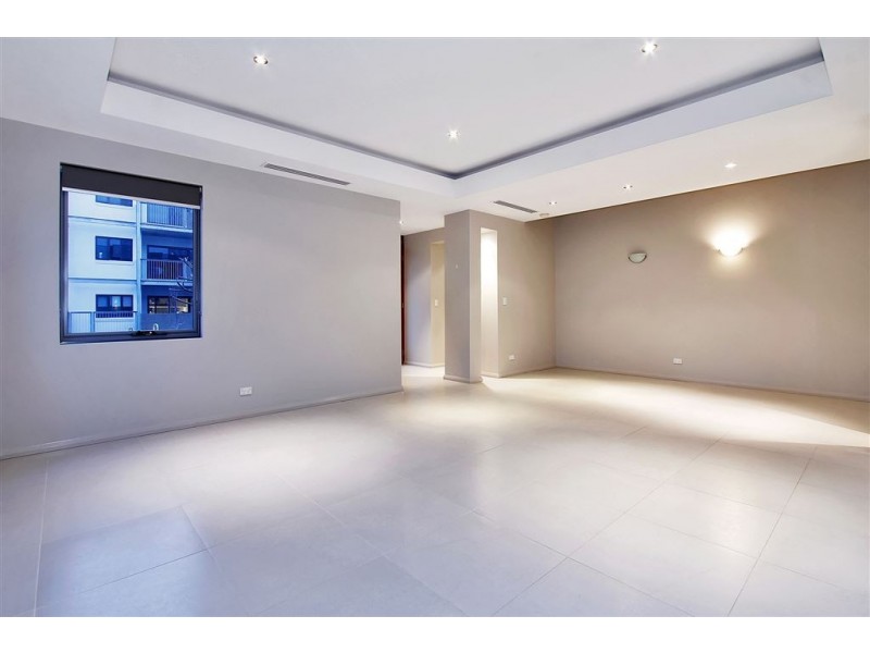 60 Breaksea Drive, North Coogee WA 6163