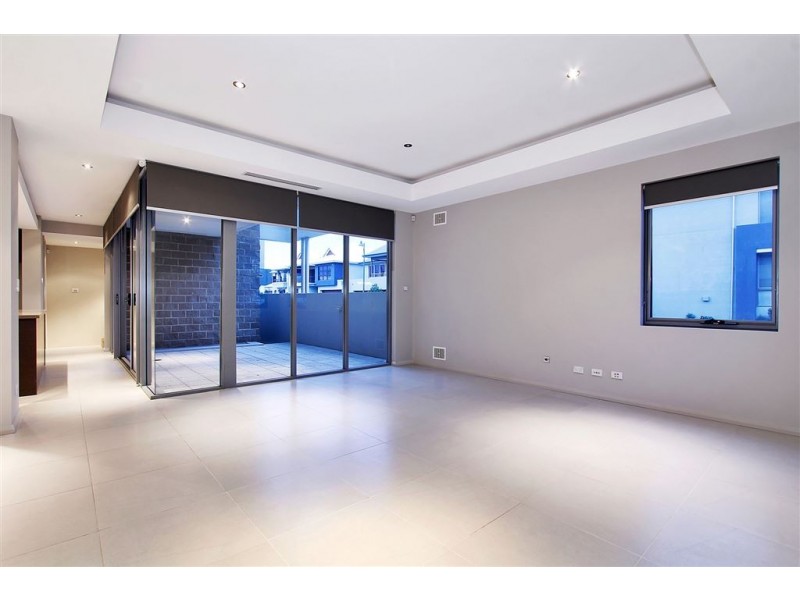 60 Breaksea Drive, North Coogee WA 6163