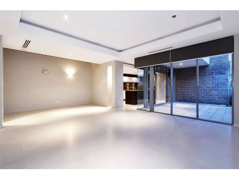 60 Breaksea Drive, North Coogee WA 6163