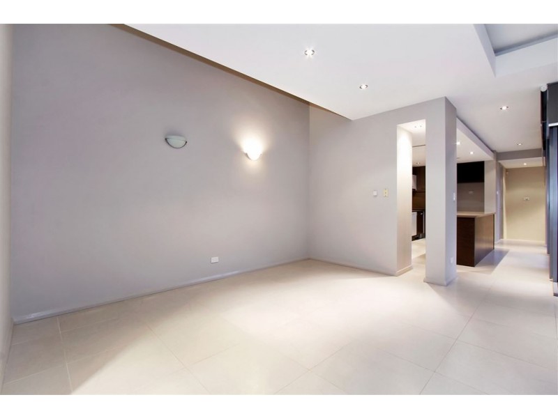 60 Breaksea Drive, North Coogee WA 6163