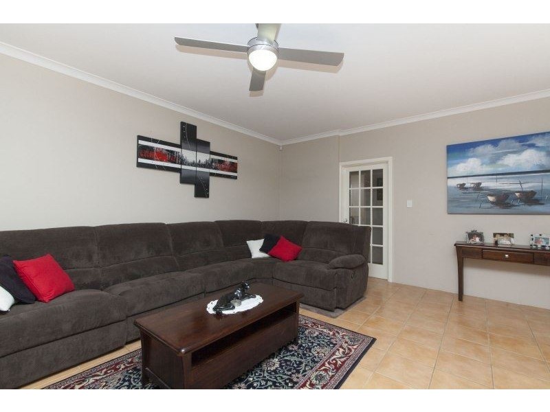 216 Glen Iris Drive, Jandakot WA 6164