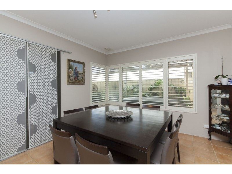 216 Glen Iris Drive, Jandakot WA 6164