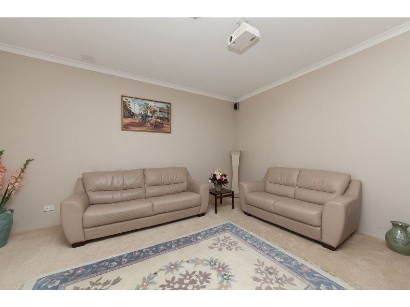 216 Glen Iris Drive, Jandakot WA 6164