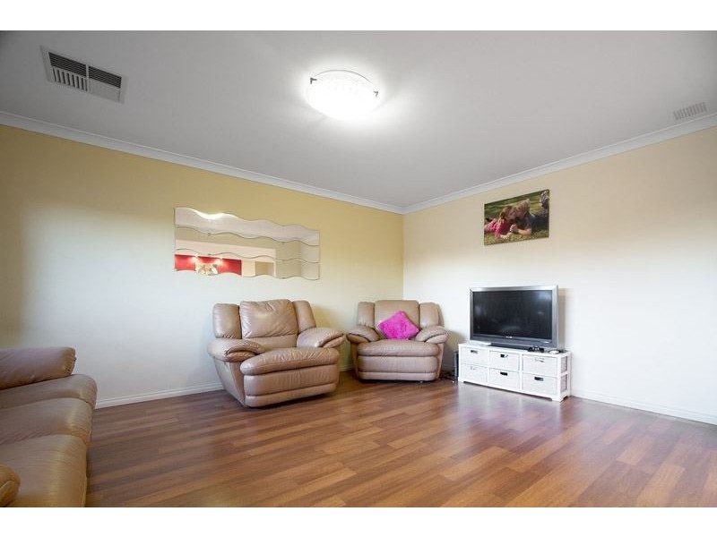 47 Minerva Loop, Success WA 6164