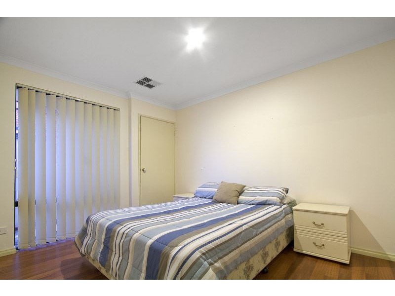 47 Minerva Loop, Success WA 6164