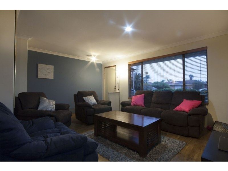 24 Glenway Loop, Cooloongup WA 6168