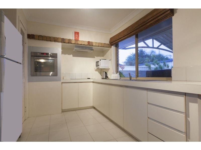 24 Glenway Loop, Cooloongup WA 6168