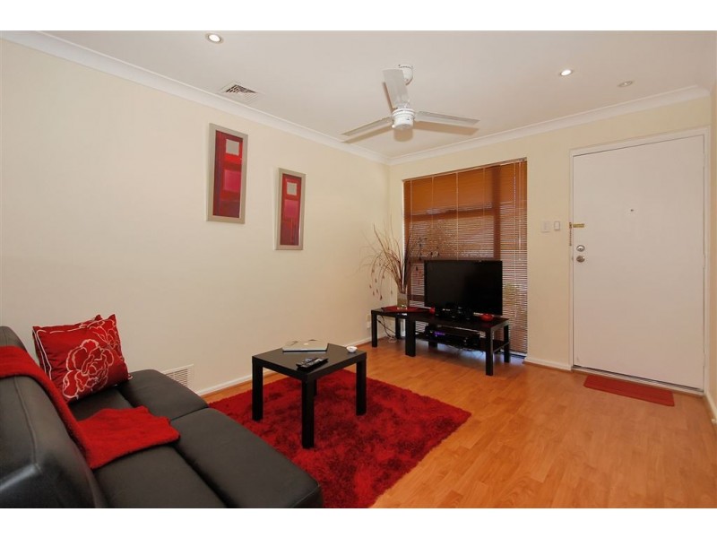2/2 Lear Place, Coolbellup WA 6163