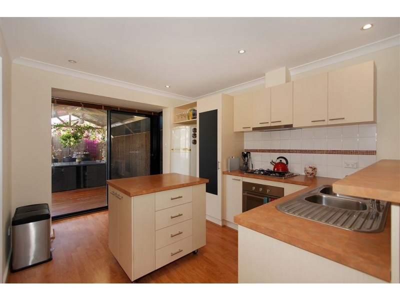 2/2 Lear Place, Coolbellup WA 6163