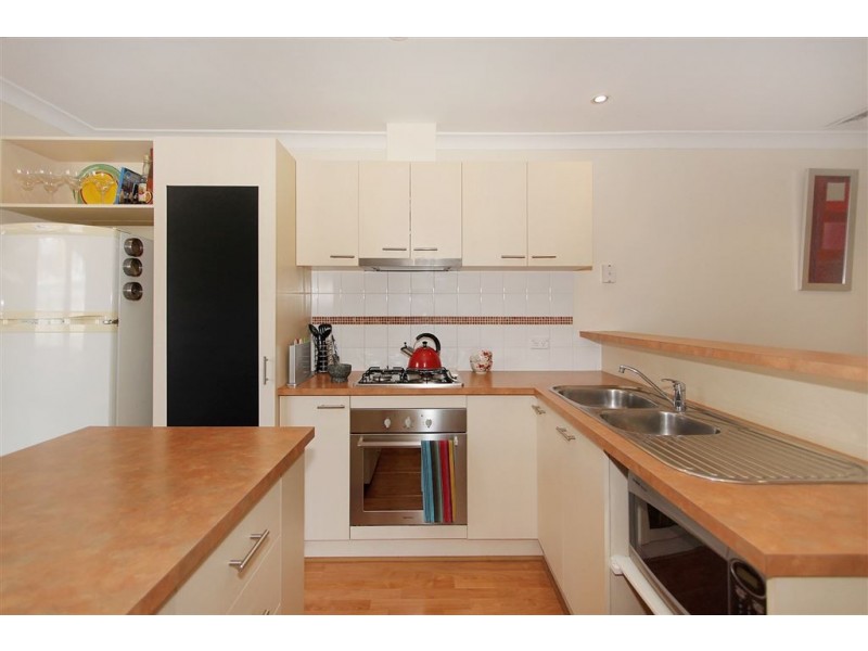 2/2 Lear Place, Coolbellup WA 6163
