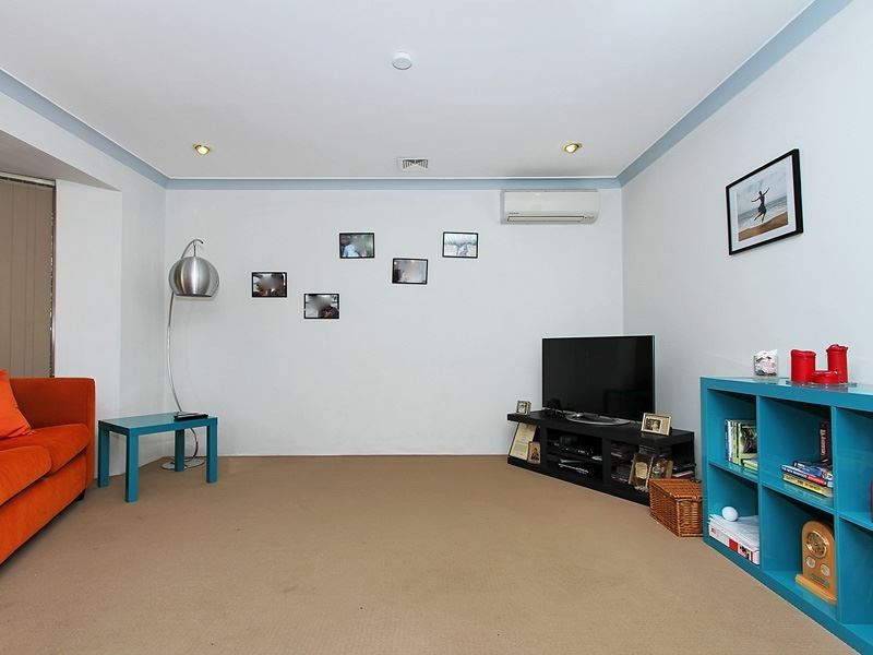 15 Moondarra Circle, South Lake WA 6164