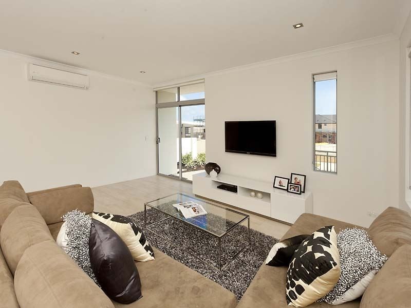 14 Huntress Avenue, North Coogee WA 6163