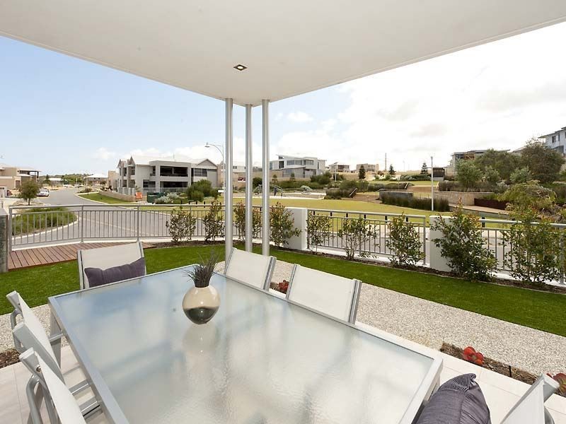 14 Huntress Avenue, North Coogee WA 6163