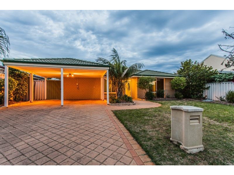 32 Strasbourg Ramble, Port Kennedy WA 6172