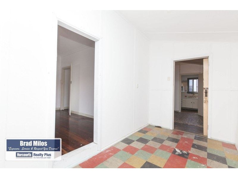 8 Lee Avenue, Hilton WA 6163