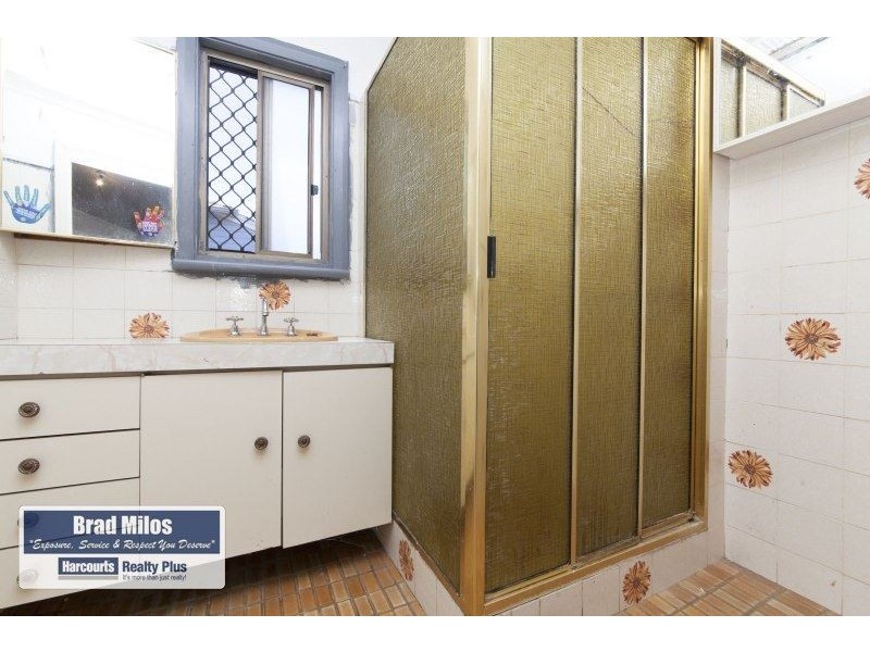 8 Lee Avenue, Hilton WA 6163