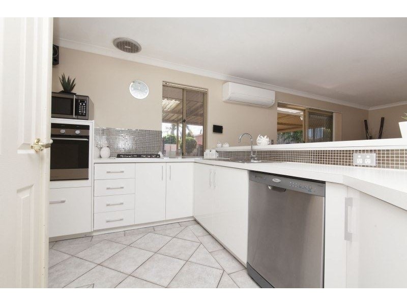 6 Cincotta Loop, Beeliar WA 6164