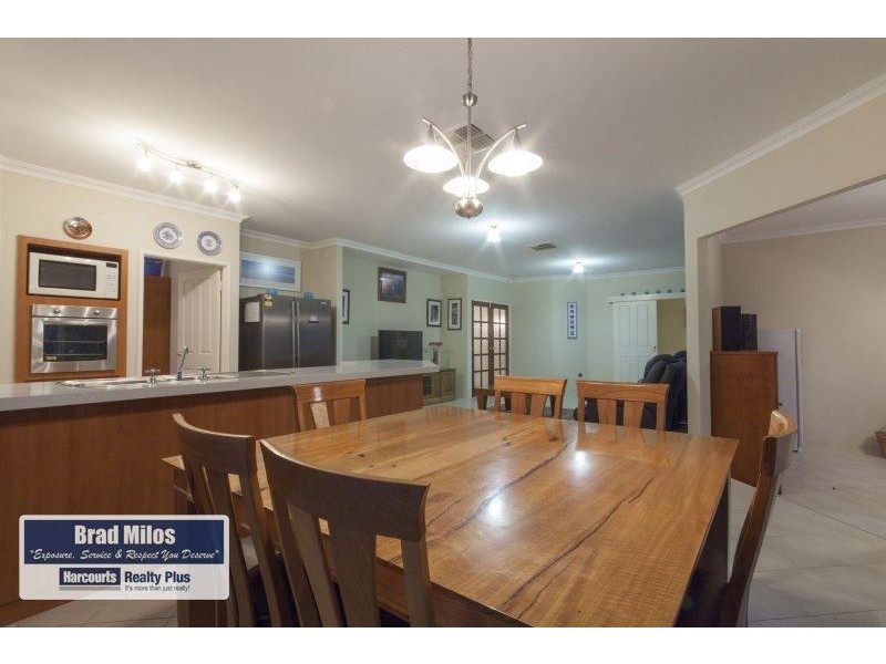 17 Fawcett Crescent, Canning Vale WA 6155