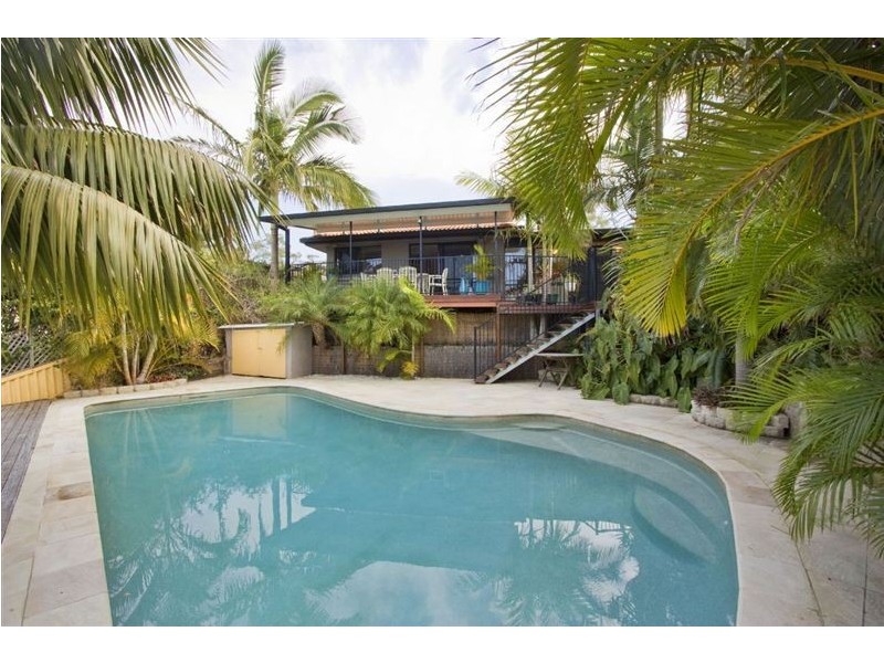 140 Rio Vista Blvd, Broadbeach Waters QLD 4218