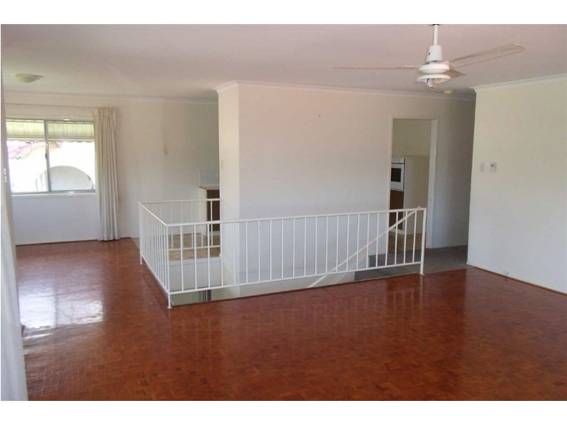 17 Raymond Avenue, Bundall QLD 4217