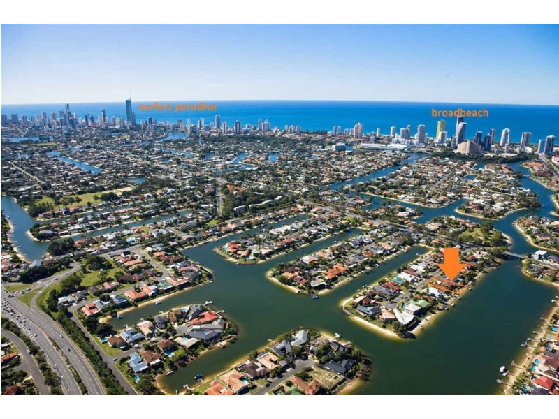 18  Delungra Street, Broadbeach Waters QLD 4218