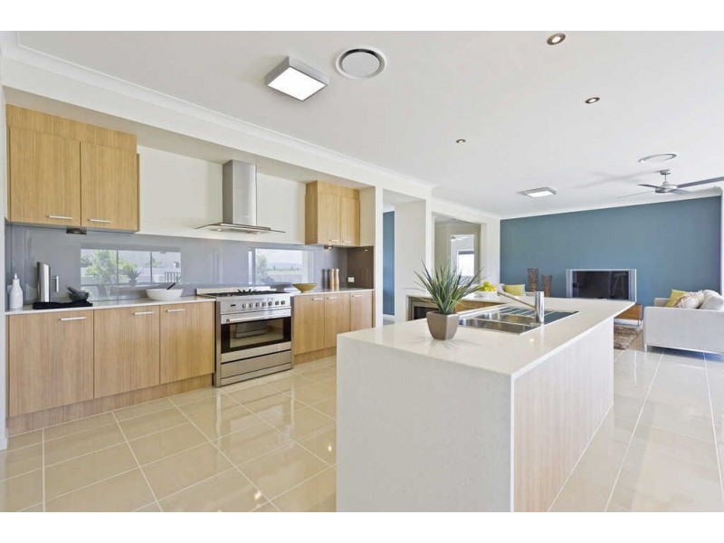 16  Sunset Place, Jacobs Well QLD 4208