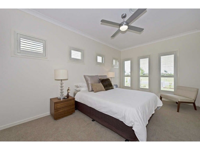 16  Sunset Place, Jacobs Well QLD 4208