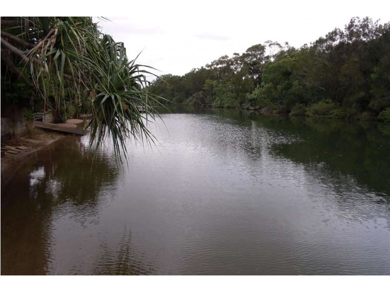15 Ensenada Court, Broadbeach Waters QLD 4218