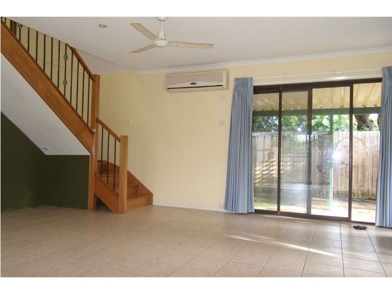 15 Ensenada Court, Broadbeach Waters QLD 4218