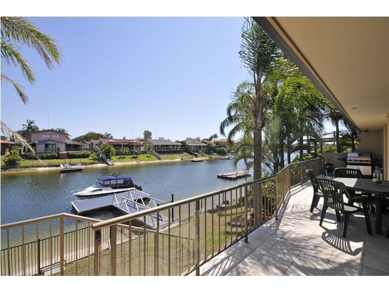 18 Pilot Court, Mermaid Waters QLD 4218