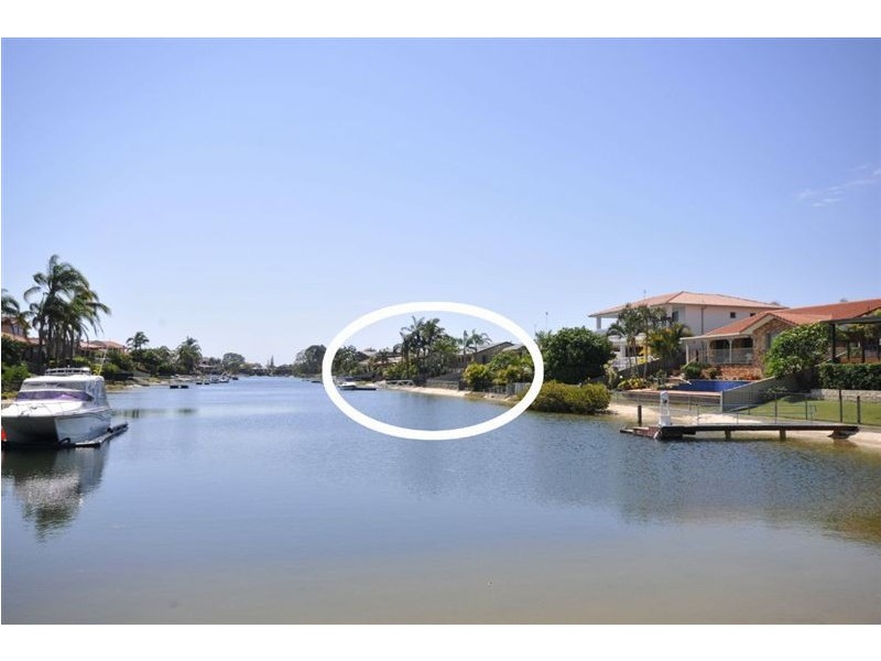 18 Pilot Court, Mermaid Waters QLD 4218