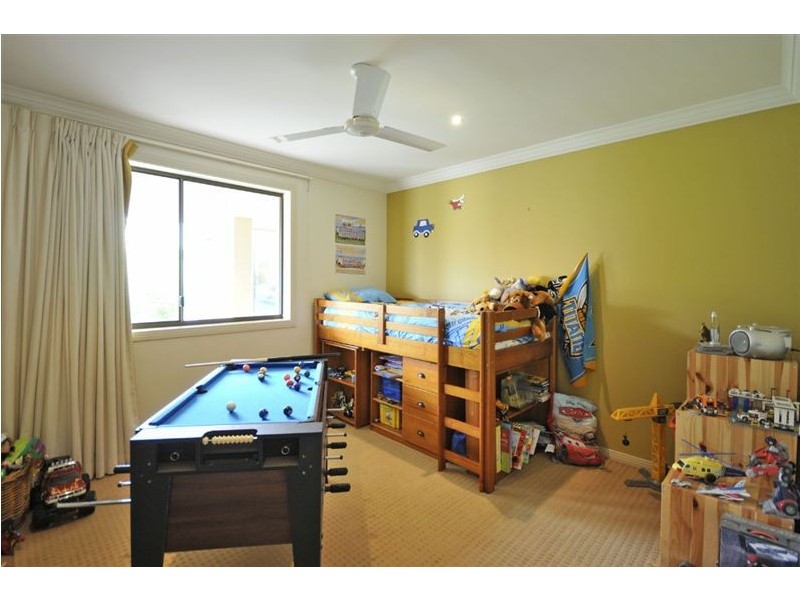 18 Pilot Court, Mermaid Waters QLD 4218
