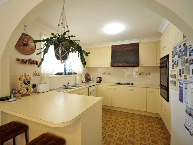 26 Coobowie Street, Broadbeach Waters QLD 4218