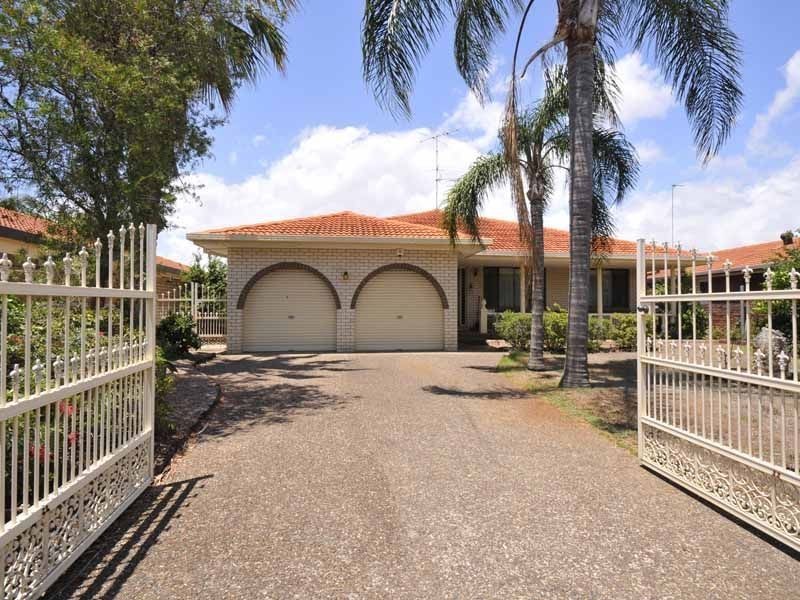 26 Coobowie Street, Broadbeach Waters QLD 4218