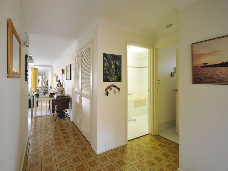 26 Coobowie Street, Broadbeach Waters QLD 4218