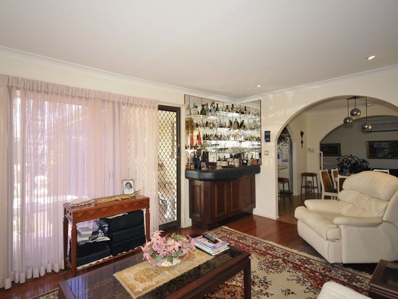 26 Coobowie Street, Broadbeach Waters QLD 4218