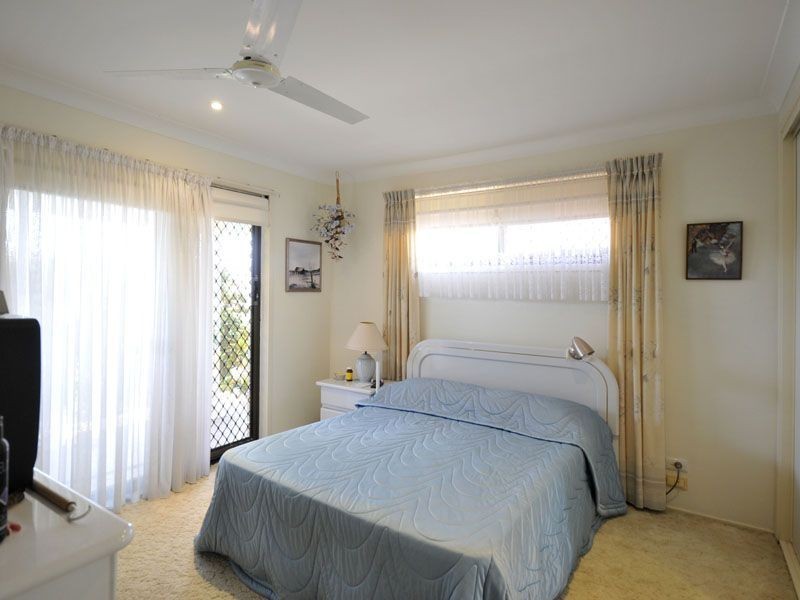 26 Coobowie Street, Broadbeach Waters QLD 4218